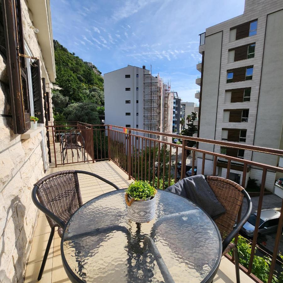 Bela Kuca Studio Apartments-Na Korak Do Mora-A Step To The Sea 라파일로비치 외부 사진