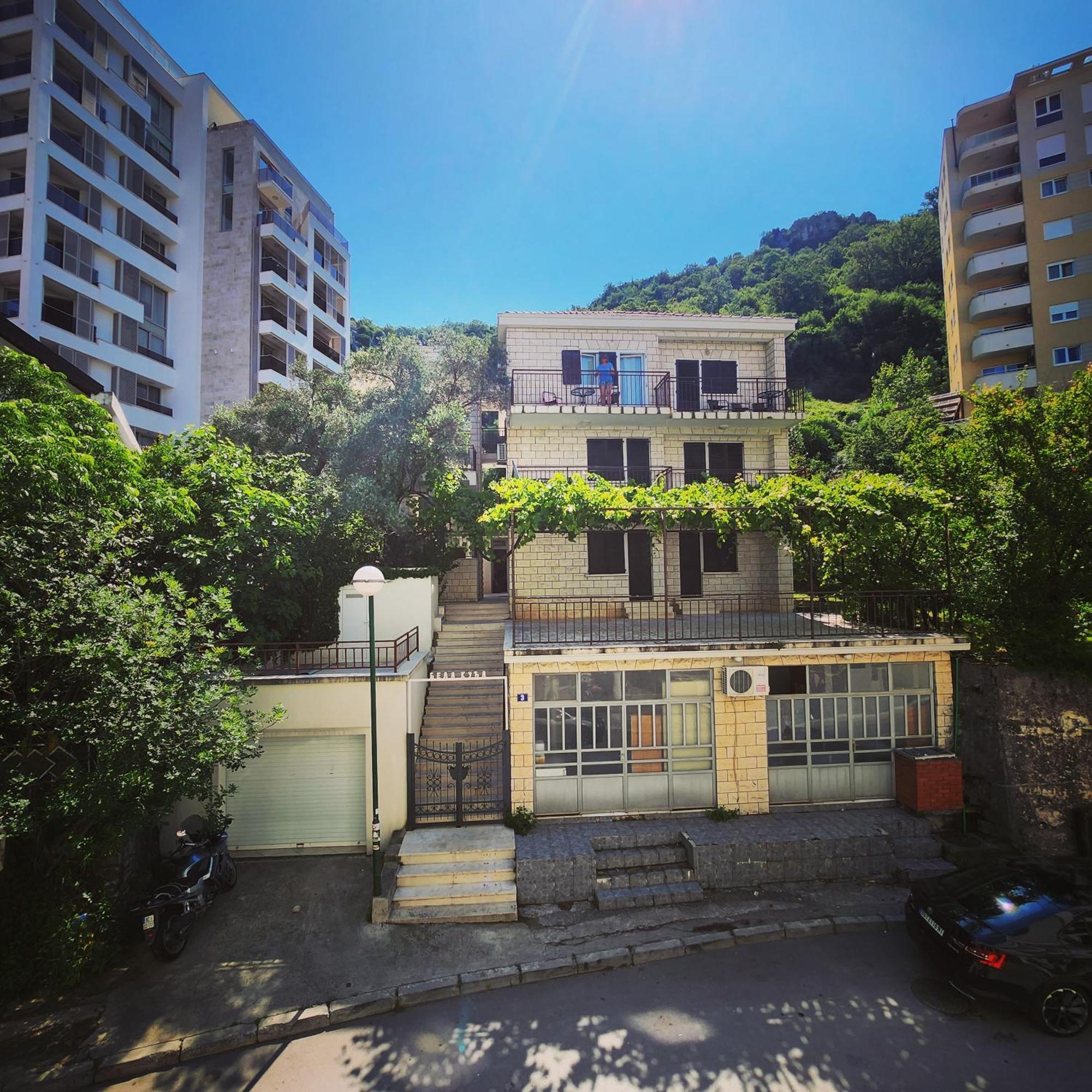 Bela Kuca Studio Apartments-Na Korak Do Mora-A Step To The Sea 라파일로비치 외부 사진