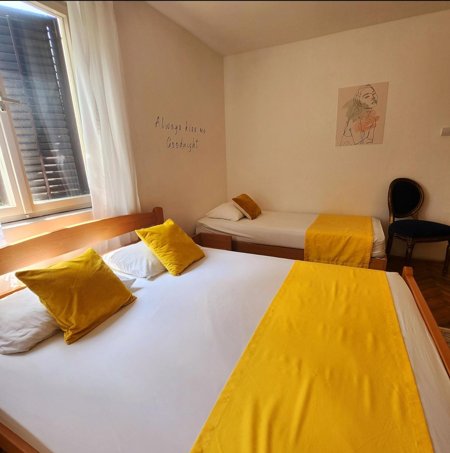 Bela Kuca Studio Apartments-Na Korak Do Mora-A Step To The Sea 라파일로비치 외부 사진