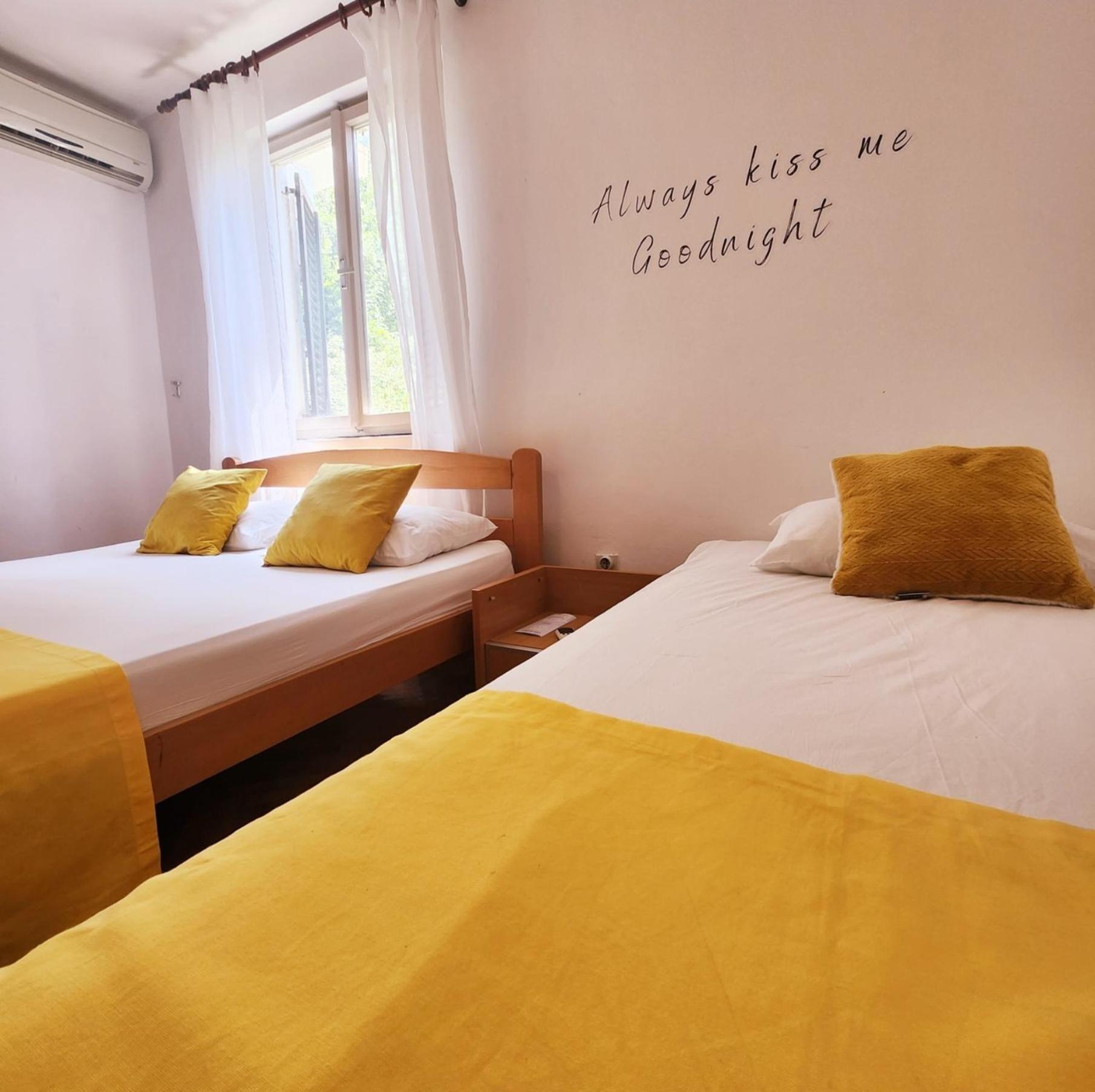 Bela Kuca Studio Apartments-Na Korak Do Mora-A Step To The Sea 라파일로비치 외부 사진