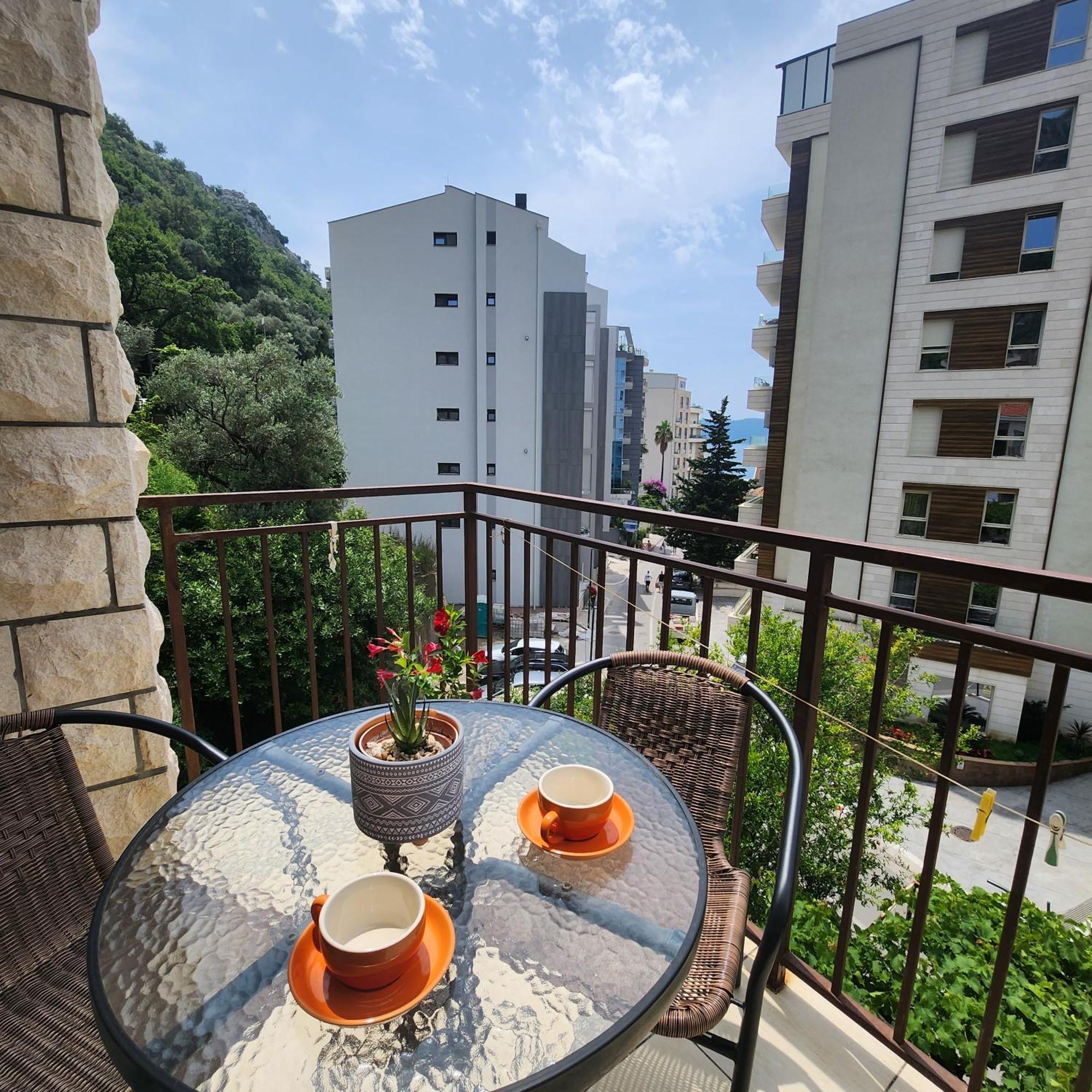 Bela Kuca Studio Apartments-Na Korak Do Mora-A Step To The Sea 라파일로비치 외부 사진