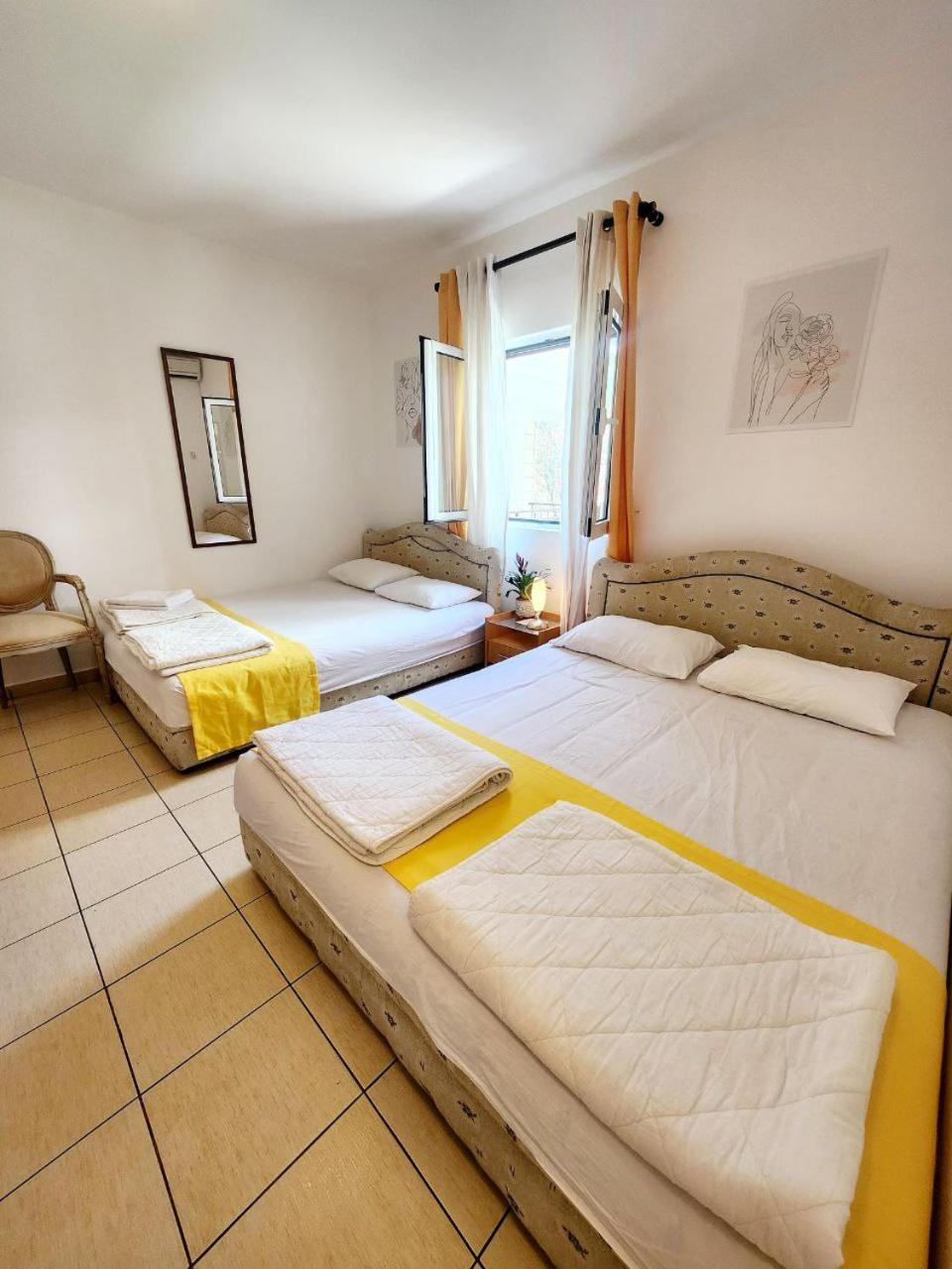 Bela Kuca Studio Apartments-Na Korak Do Mora-A Step To The Sea 라파일로비치 외부 사진