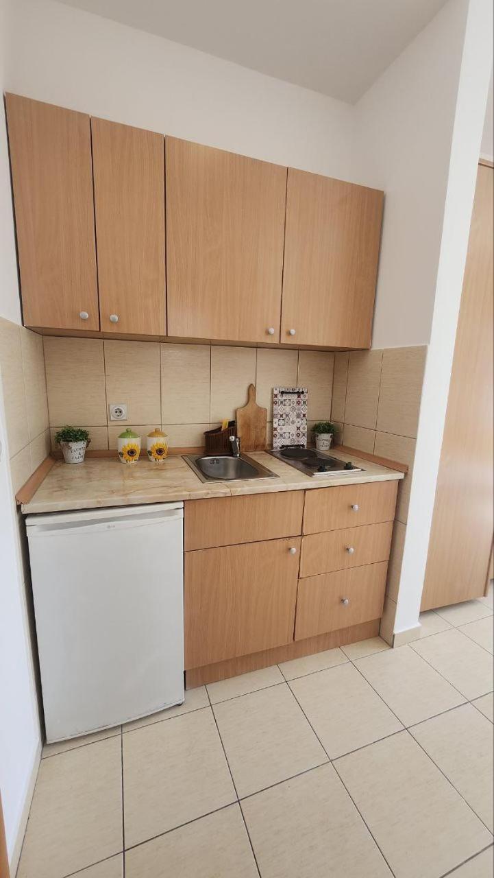 Bela Kuca Studio Apartments-Na Korak Do Mora-A Step To The Sea 라파일로비치 외부 사진