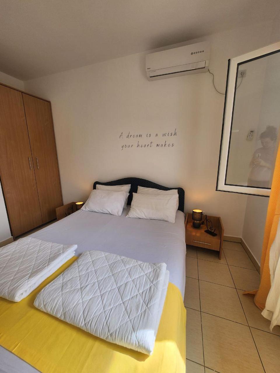 Bela Kuca Studio Apartments-Na Korak Do Mora-A Step To The Sea 라파일로비치 외부 사진