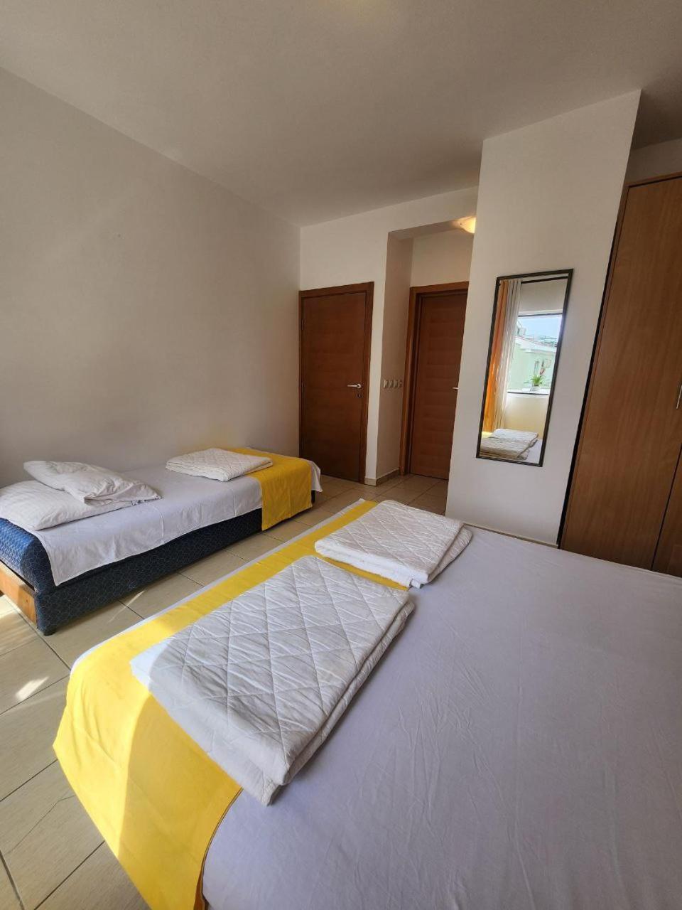 Bela Kuca Studio Apartments-Na Korak Do Mora-A Step To The Sea 라파일로비치 외부 사진
