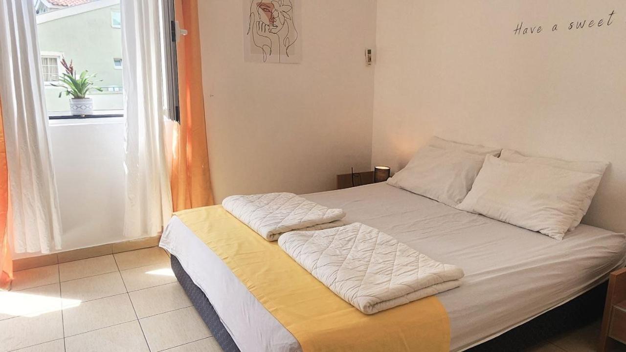 Bela Kuca Studio Apartments-Na Korak Do Mora-A Step To The Sea 라파일로비치 외부 사진