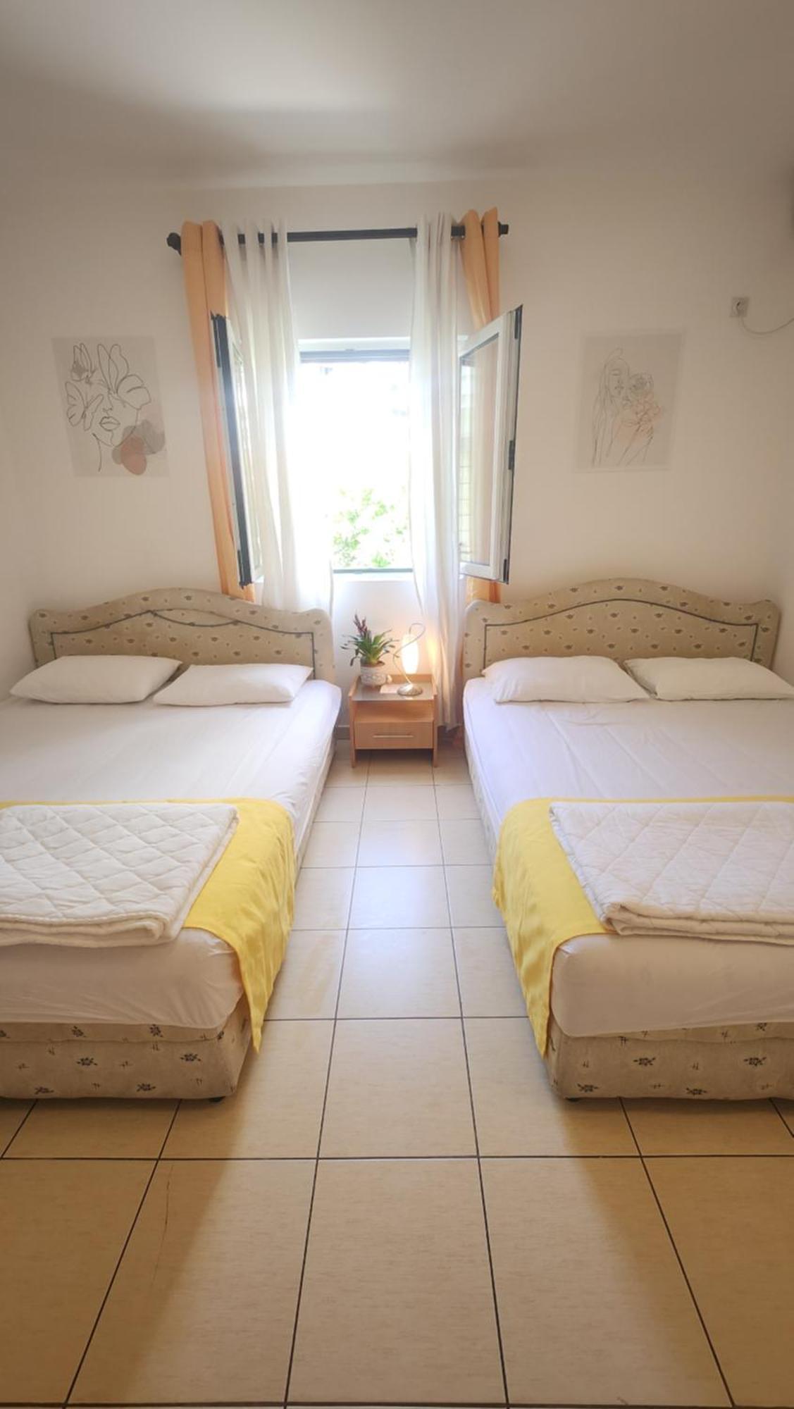 Bela Kuca Studio Apartments-Na Korak Do Mora-A Step To The Sea 라파일로비치 외부 사진